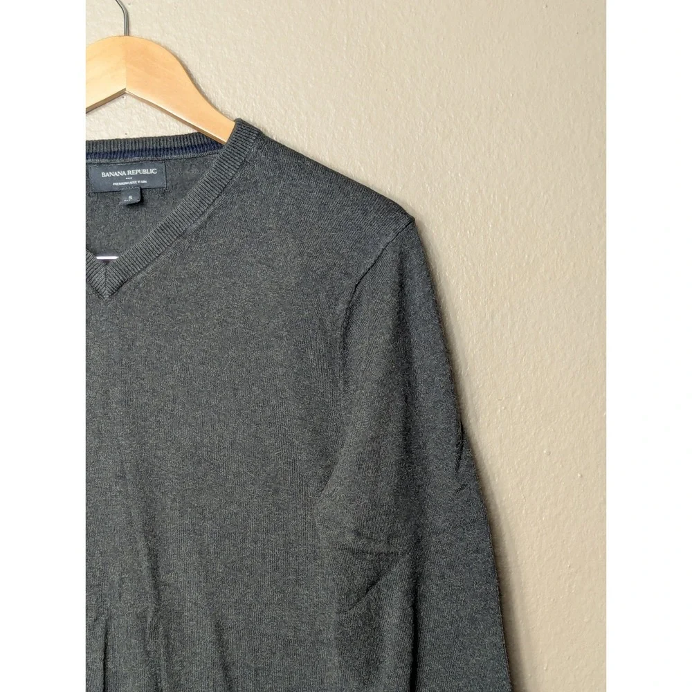 Banana Republic V-Neck Sweater Mens S Grey Luxe Yarn Cotton Silk Cashmere